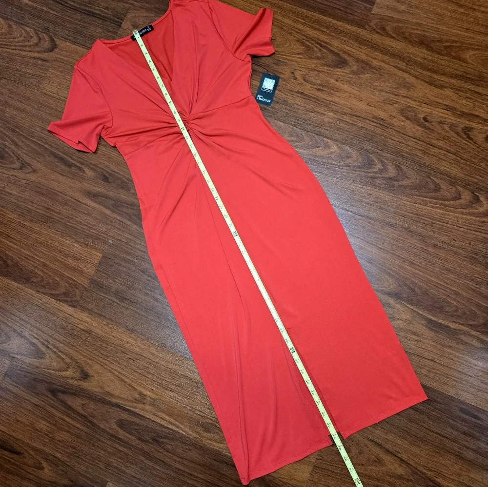 NWT Elegant V-Neck Twist Torso Clingy Maxi Dress